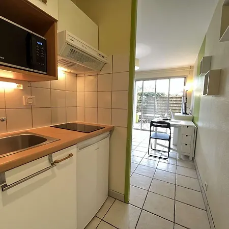 - Lr930-001 Apartment *